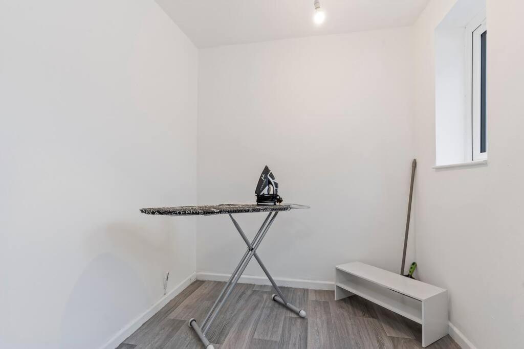 Elton House - Prime Location - Free Parking, Fast Wifi And Smart Tv By Yoko Property Redcar Bagian luar foto